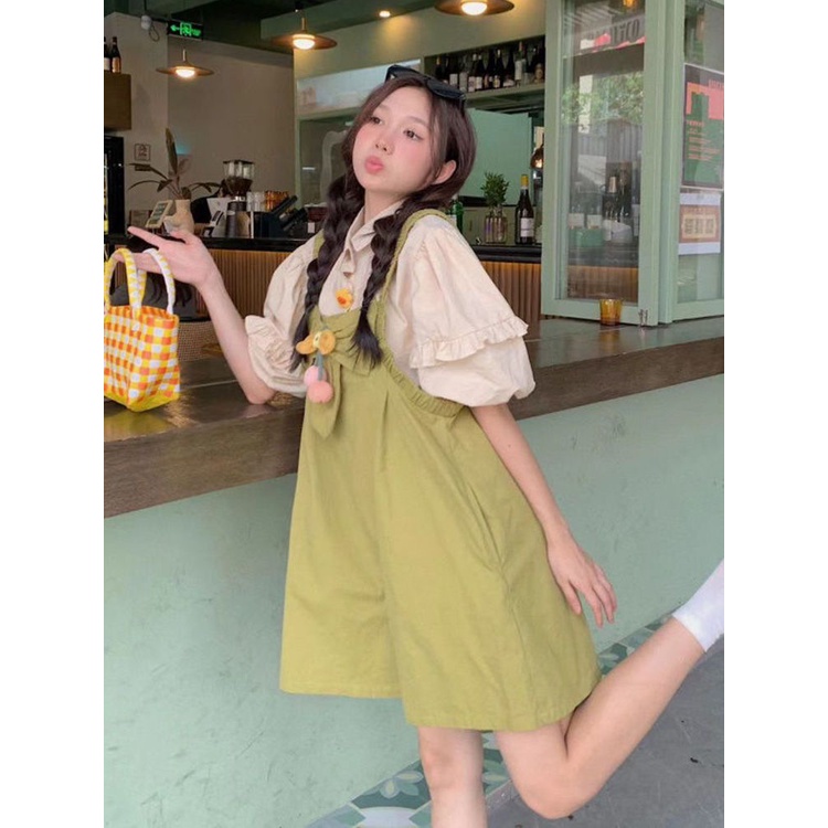 2023 summer new style loose short-sleeved shirt top + korean version fashion green suspenders