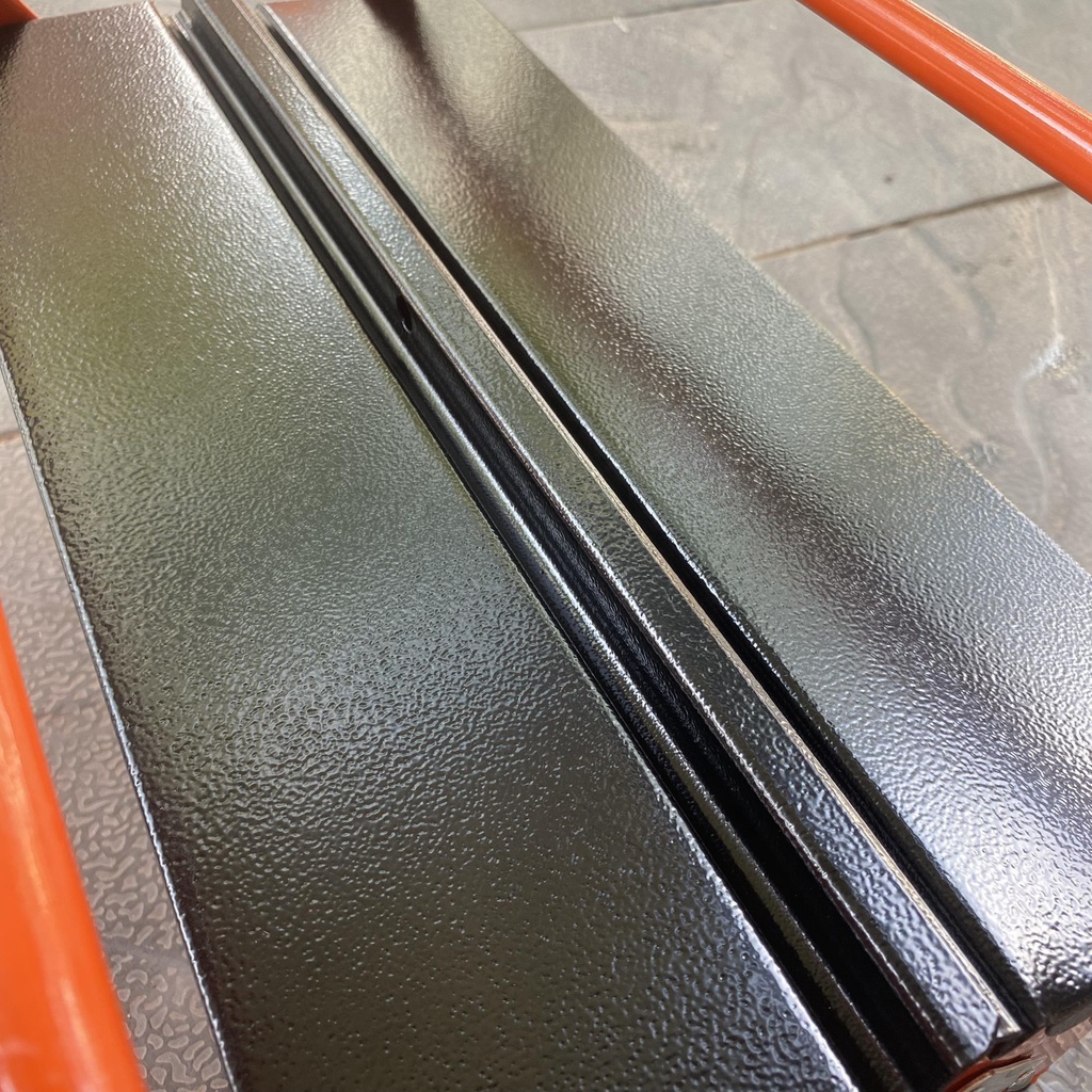Thùng đồ nghề sắt 17inch 2 tầng 3 ngăn kích thước 43x20x20 cm màu cam đen.