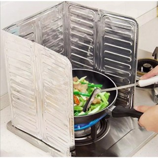 Tấm chắn dầu mỡ, kích thước 84 x 33cm. Chắn gió bếp ga hợp kim nhôm chịu nhiệt cao. Ngăn dầu mỡ bắn lên tường.