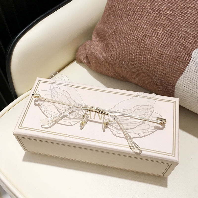 Kính Mát Dây Xích Hình Đôi Cánh Phong Cách Âu Mỹ Thời Trang Đi Biển Cho Nữ