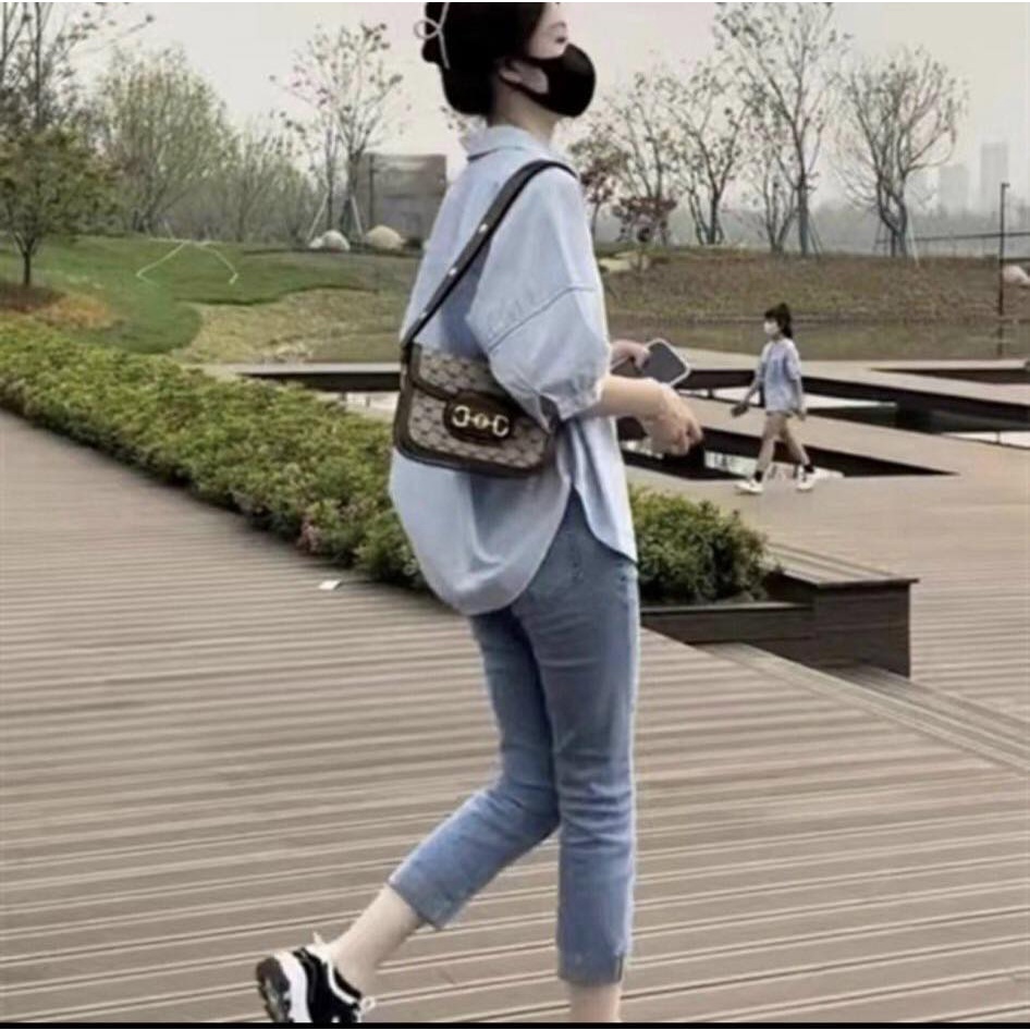 Áo sơ mi xanh oversize tay lỡ cực sành điệu dễ mix trang phục