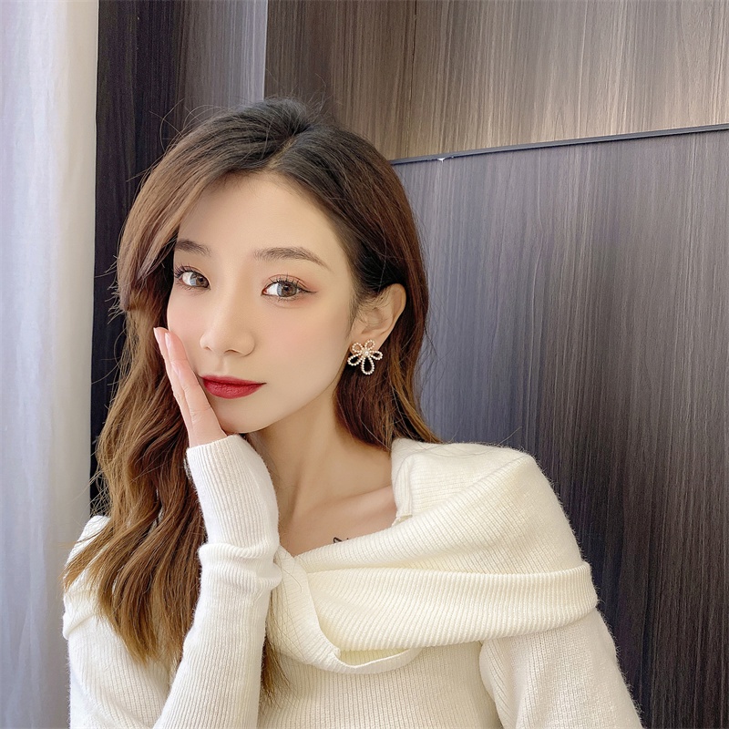 Bông Tai Hình Hoa Đính Ngọc Trai Nhân Tạo Phong Cách Hàn Quốc Thời Trang