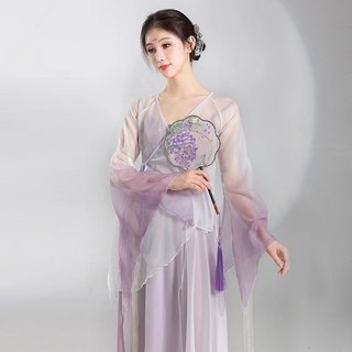 Classical Chinese-style Hanfu for large-scale performances (the inside of the jacket is white)