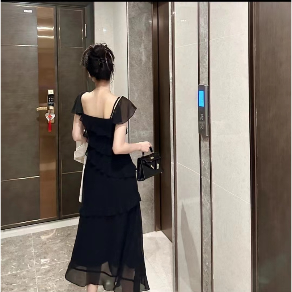 Váy đen hai dây trễ vai phối viền bèo xẻ tà voan tơ Rino size SMLXL YAM MiNi Store