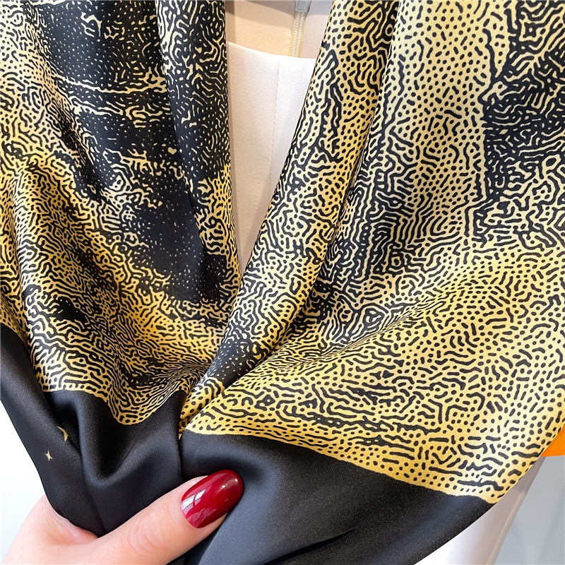 Khăn Choàng Cổ Hình Vuông 90 * 90CM Chất Lụa In Họa Tiết Thời Trang Thu Đông Cho Nữ