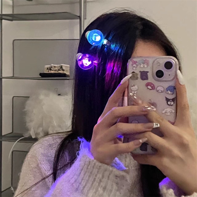 Kẹp Tóc Hình Bóng Đèn Thay Đổi Màu Sắc Thú Vị Cho Học Sinh