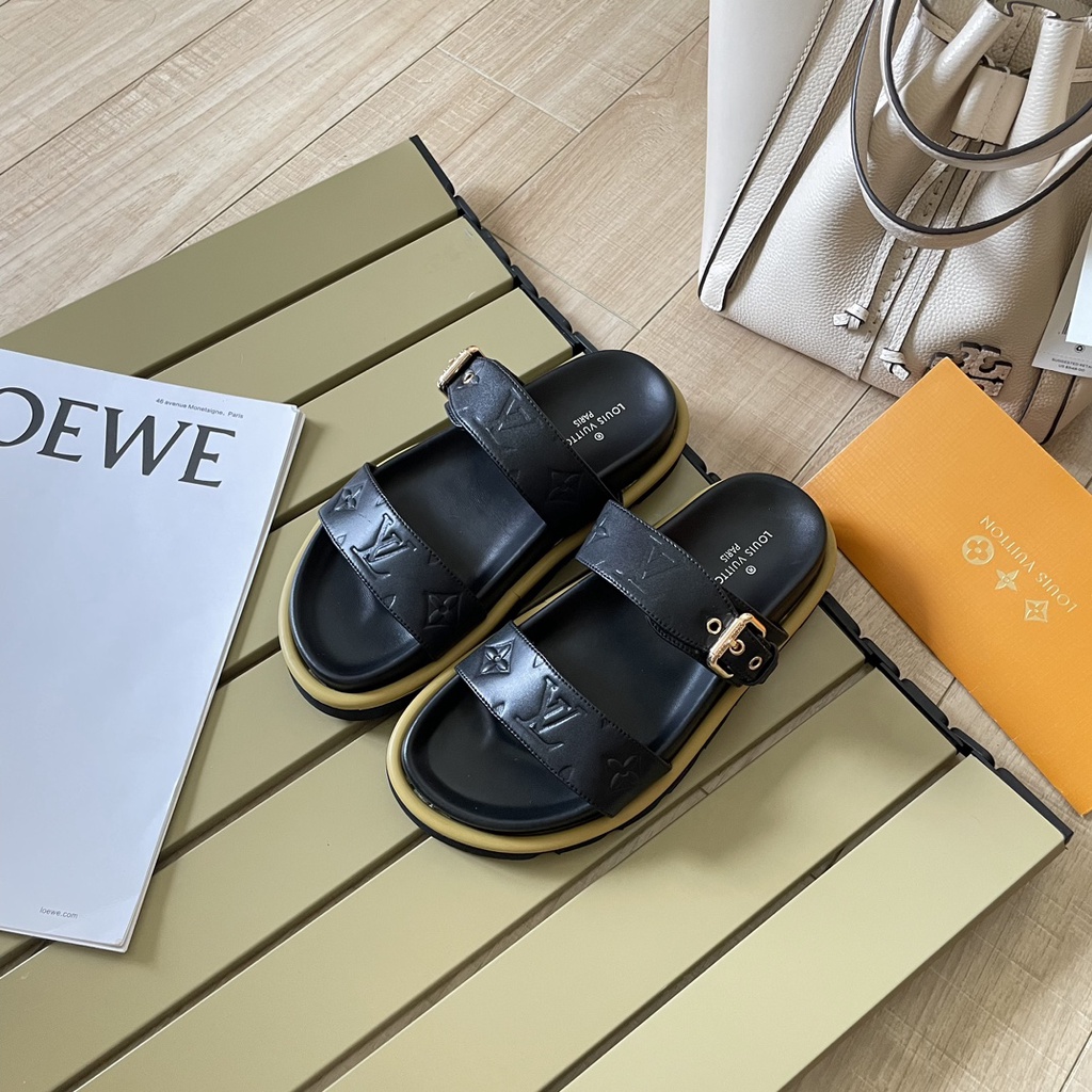 Dép Sandal Da Đế Bằng Chống Trượt In Chữ Thời Trang Mùa Hè Dành Cho Nữ