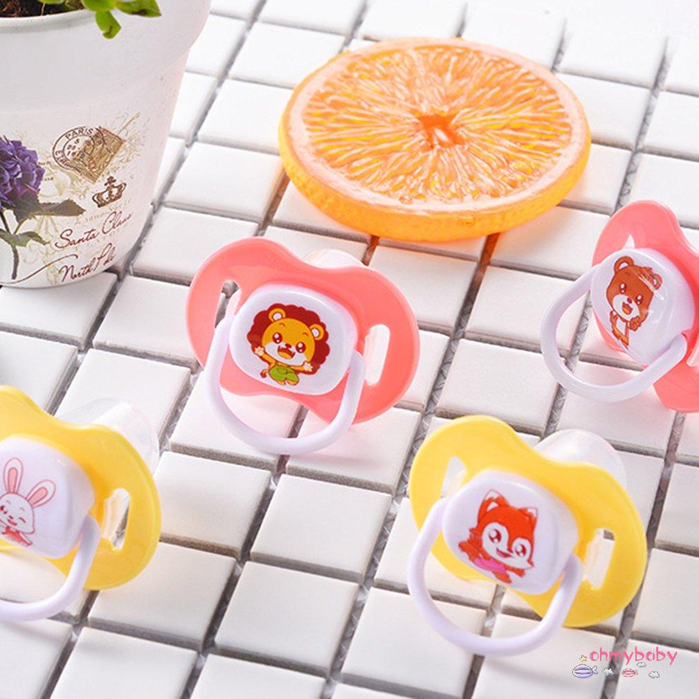 [Ready] Núm Vú Giả In Hình Hoạt Silicon Cho Trẻ Sơ Sinh Có Lớp Phủ Bụi Phát Triển Bé Từ 0-18 Tháng Màu Sắc &amp; Dạng Ngẫu Nhiên [Z/9]