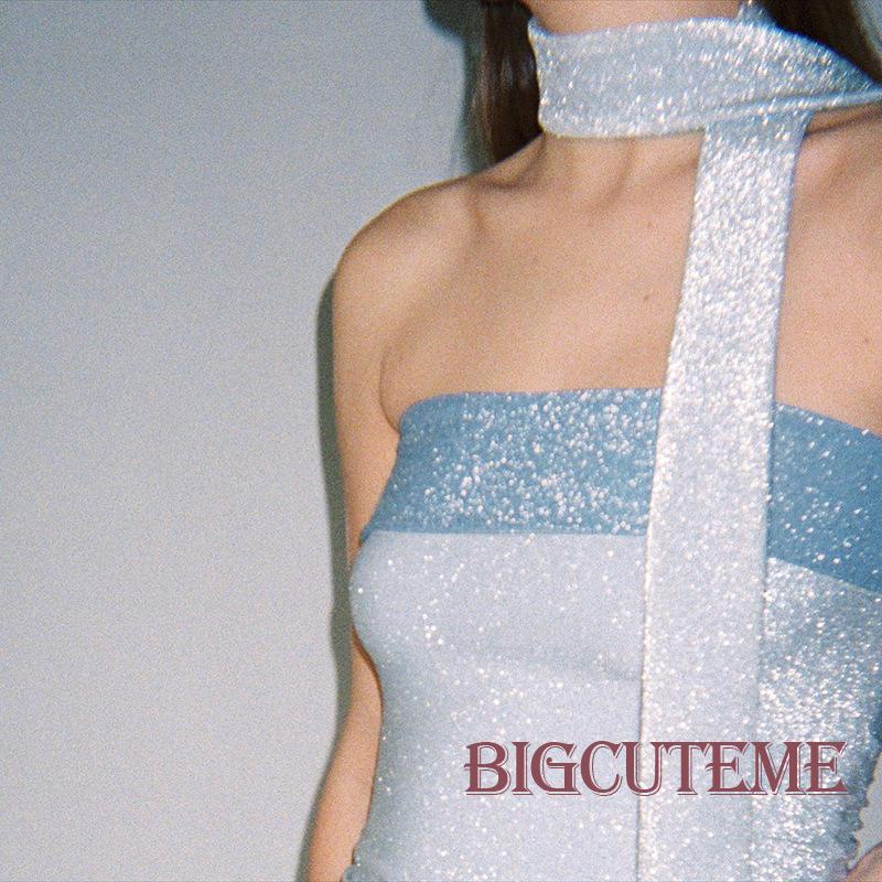 Set Đồ Mùa Hè 2 Món Gồm Áo Crop Top Hở Lưng + Khăn Choàng Cổ Màu Sắc Tương Phản Sáng Bóng Cho Nữ