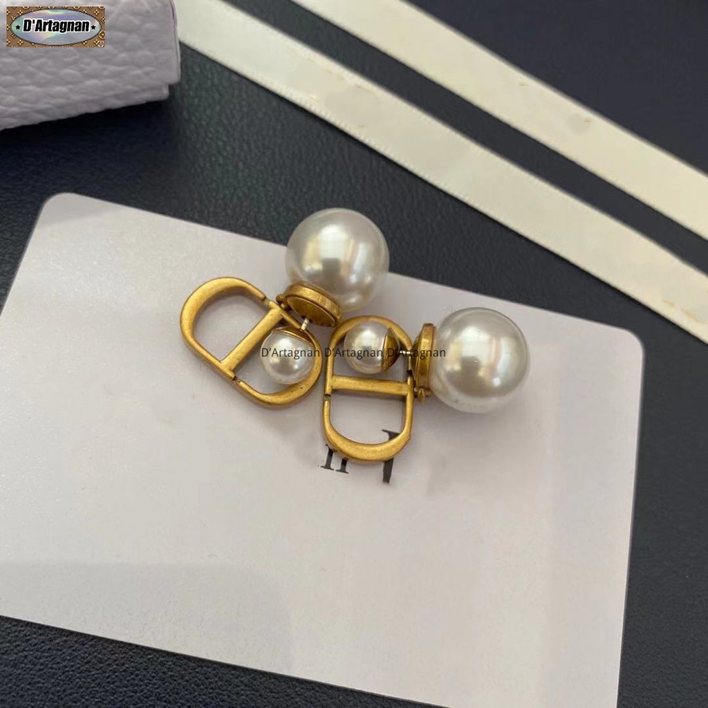 'Boutique Spot'CD Tribales Ngọc trai Earrings Antique Tone Kim loại Stud Bông tai bằng đồng mạ vàng với thép in Chất lượng cao Hàn Quốc 2023 Mới tái tạo thanh lịch Vintage Thời trang Không phai 925 Bạc Needle Bông tai cho phụ nữ A477