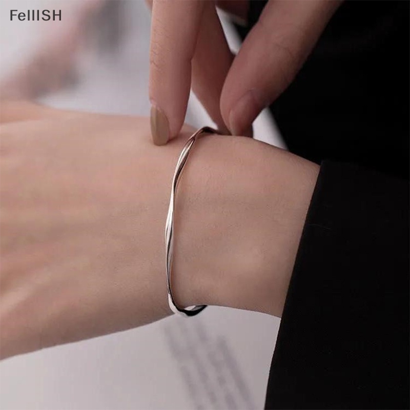 Vòng Đeo Tay Thiết Kế Đơn Giản Xinh Xắn 439br