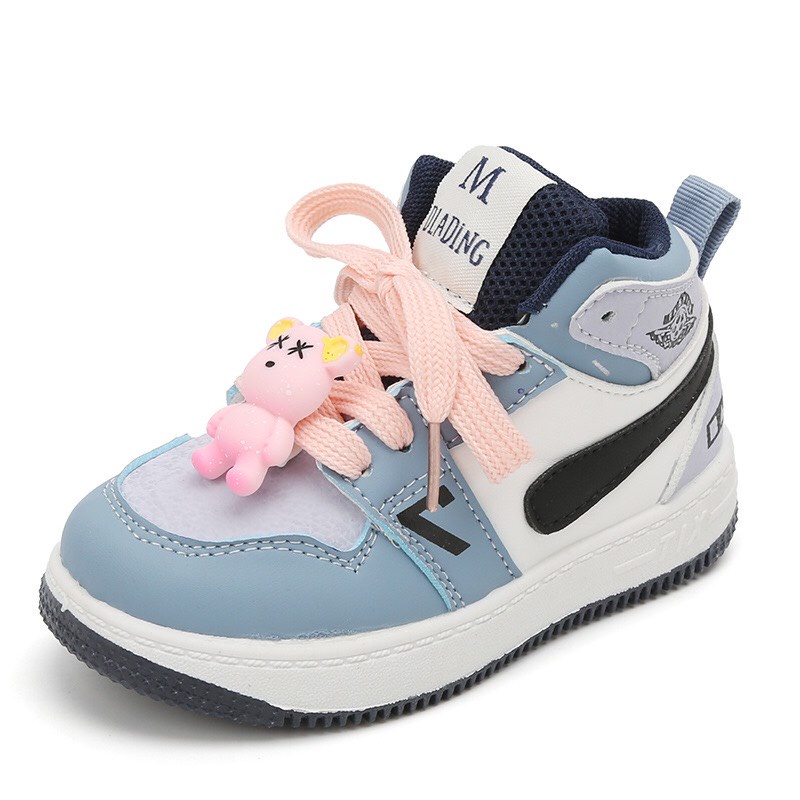 Giày thể thao cổ cao nhiều màu đính chibi gấu hồng, ếch xanh ngộ nghĩnh cho bé trai, bé gái đi chơi, đi học mã TT750