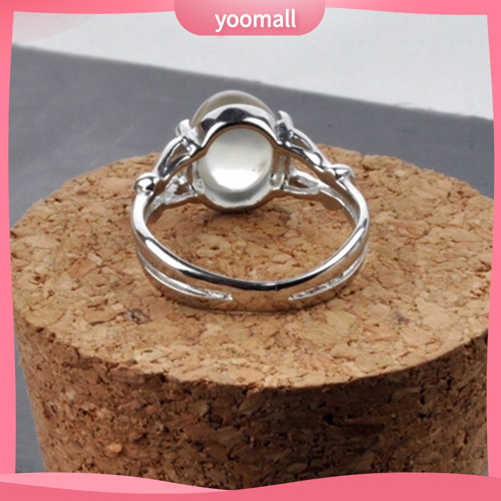 Nhẫn Đính Đá Mặt Trăng Phong Cách Vintage Cho Nữ