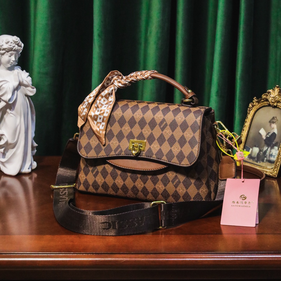 Túi xách in thời trang high-grade light luxury crossbody bag shoulder bag