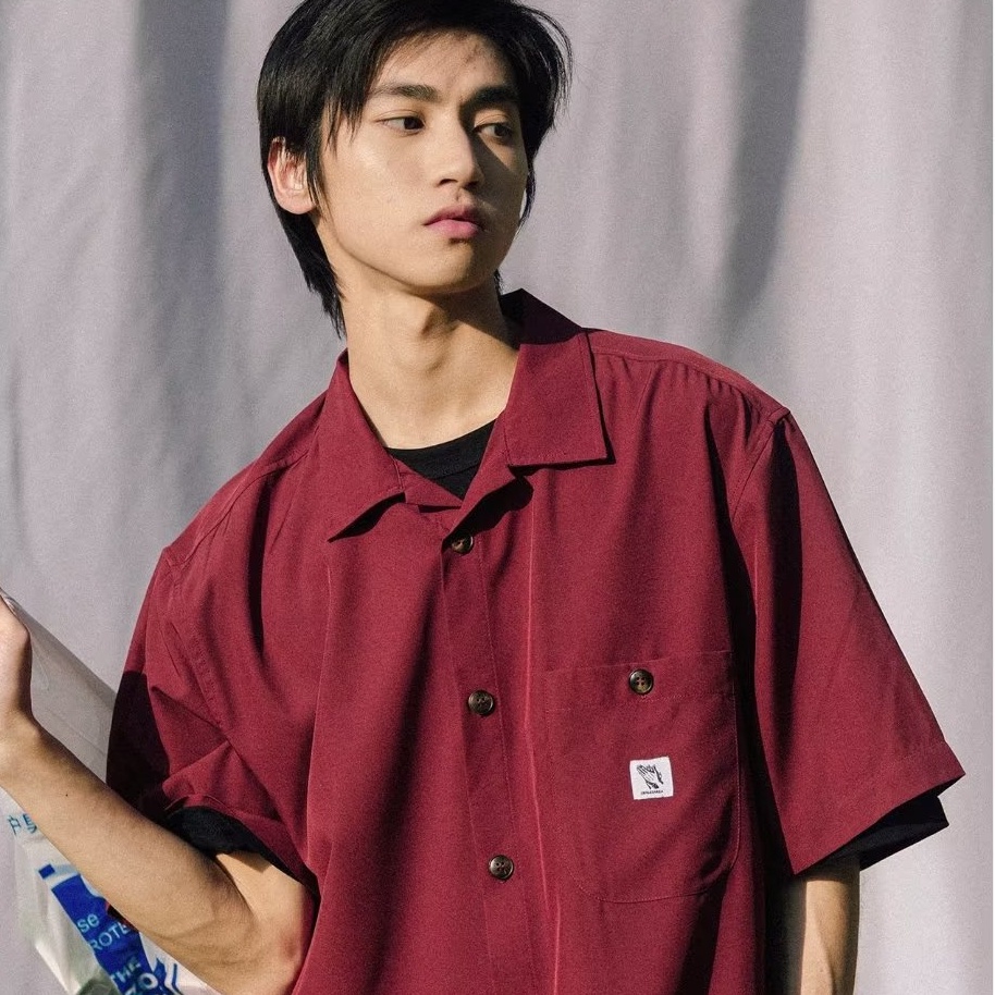 Áo Sơ Mi Nam Cơ Bản Màu Sắc Đơn Giản Phong Cách Hàn Quốc, Cảm Giác Nhẹ Nhàng Tay Ngắn Rộng Rãi Thời Trang Mới Cho Cả Nam Và Nữ