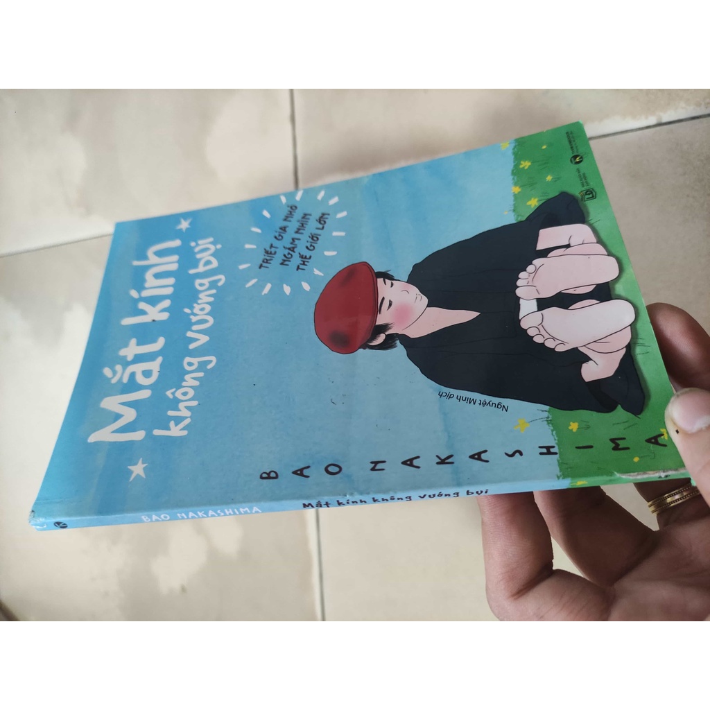 Mắt kính không vướng bụi triết gia nhỏ nhìn thế giới