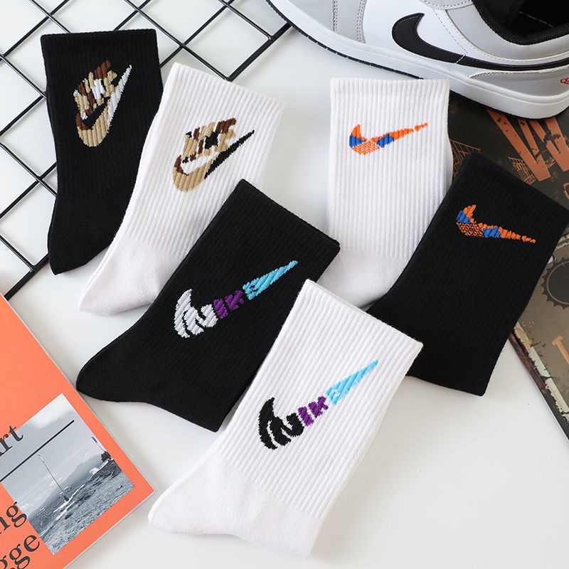 Tất Thể Thao Dài Thời Trang