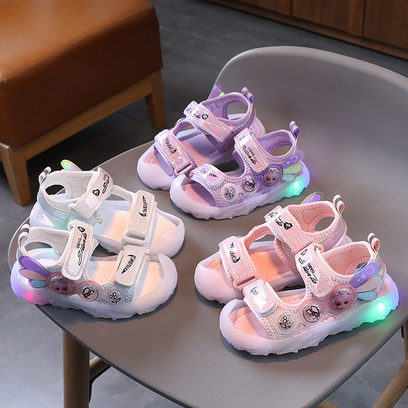 Giày Xăng Đan Đi Biển Thoáng Khí Chống Va Chạm Có Đèn Thời Trang Mùa Hè 2023 Cho Bé