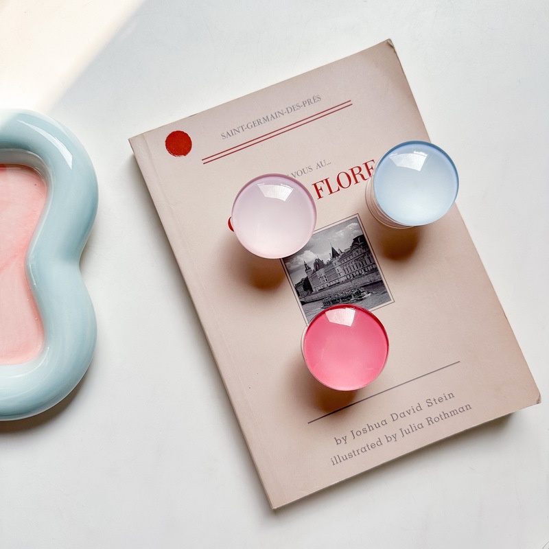 Giá Đỡ Điện Thoại Hình Tròn Bằng Kính Màu Trơn Tiện Dụng