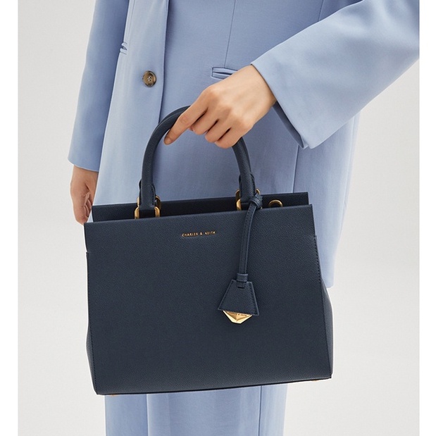 CNK CK2-50160095-2 - Túi đơn vai tiện dụng, dung tích lớn, phù hợp đi làm và đi xe máy nữ