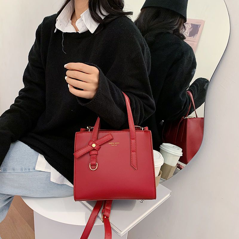 Túi Xách Đeo Vai Cỡ Lớn Màu Đỏ Thời Trang Cho Nữ