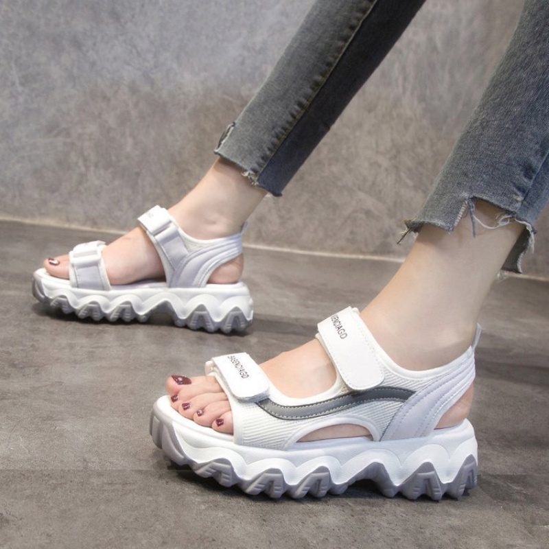 Xăng đan Thể Thao Đế Dày Thời Trang Dành Cho Nữ