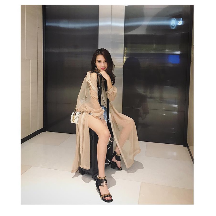 Áo Khoác chiffon Mỏng Tay Phồng Dài Màu Trơn Thời Trang Mùa Hè 2023 Mới