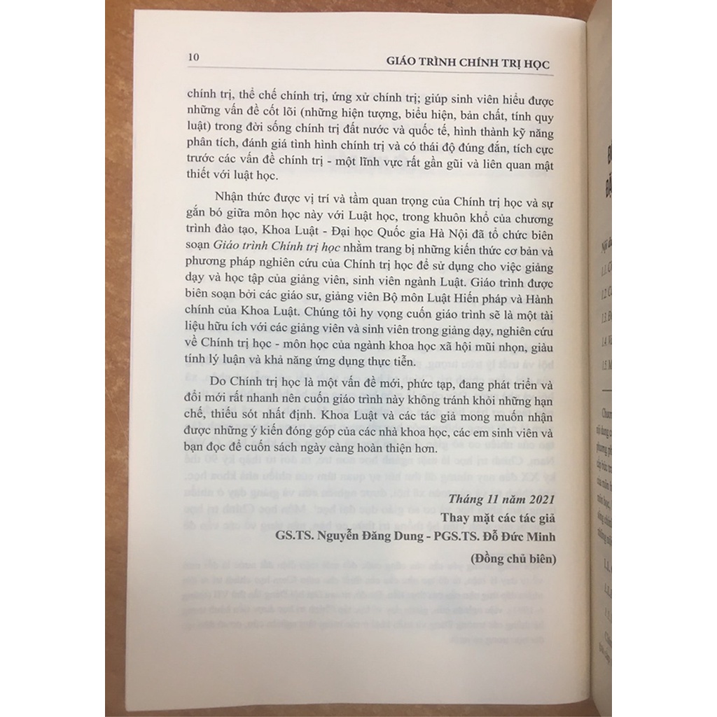 Sách - Giáo Trình Chính Trị Học