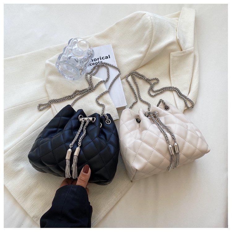 Túi Đeo Chéo Vai Có Dây Xích Phiên Bản Xương Quai Xanh Kangkang Cho Nữ