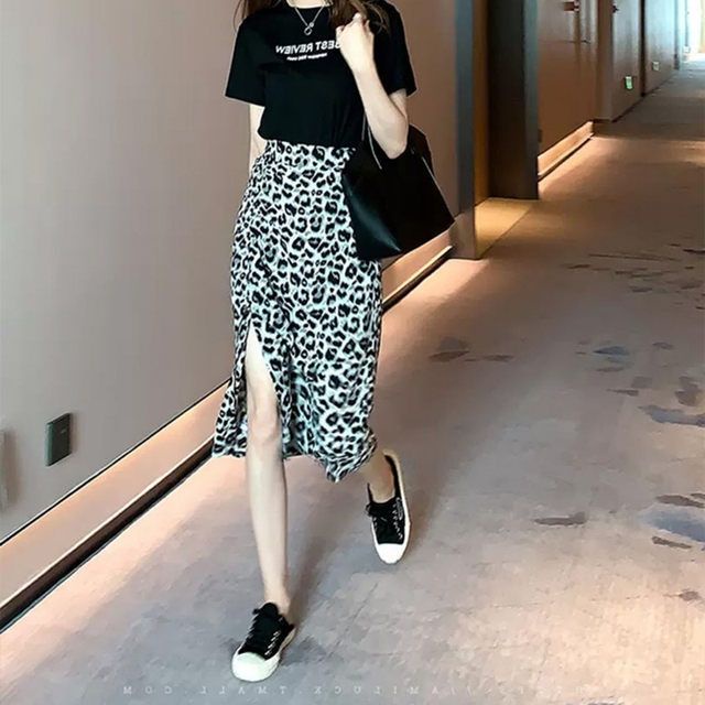 Chân Váy Chữ a Lưng Cao Xẻ Tà In Họa Tiết Da Báo Dáng Ôm Dài Vừa Phải