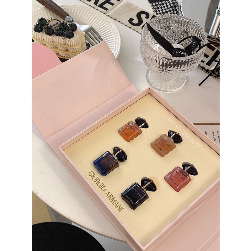 Hộp Quà Tặng 5 Lọ Nước Hoa Armani Boundless Hương Thơm Lâu Phai Cho Nữ 7ml * 5