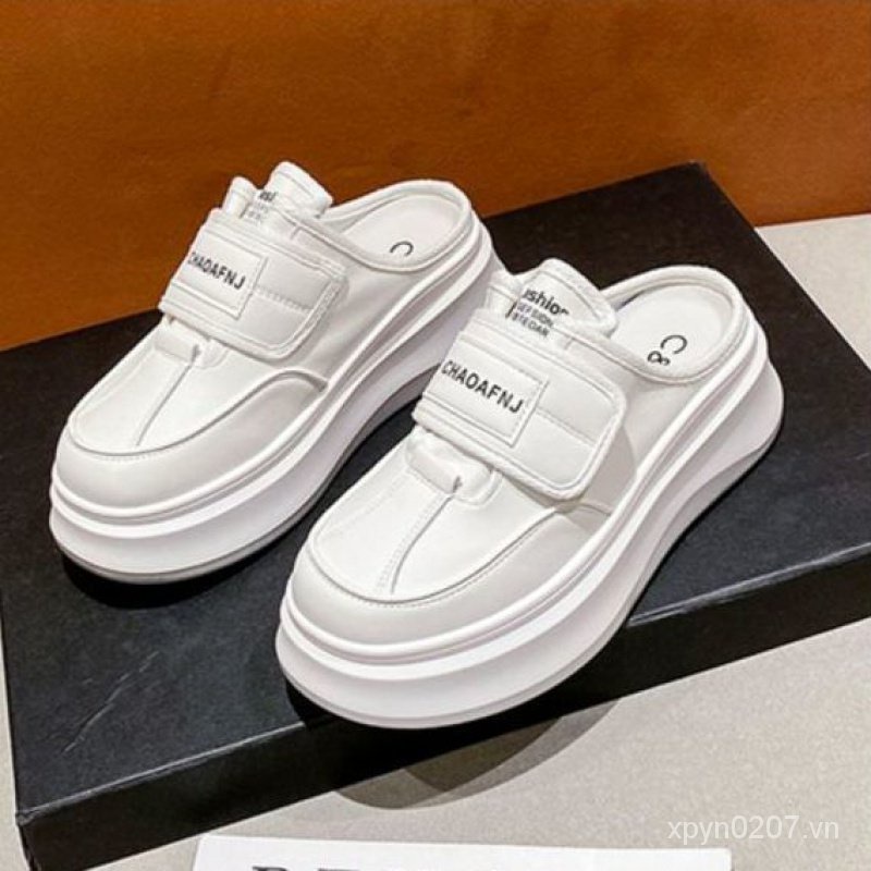 Dép Nữ Bít Mũi Đế Dày Tăng Chiều Cao Phong Cách Mới Mùa Hè 2023