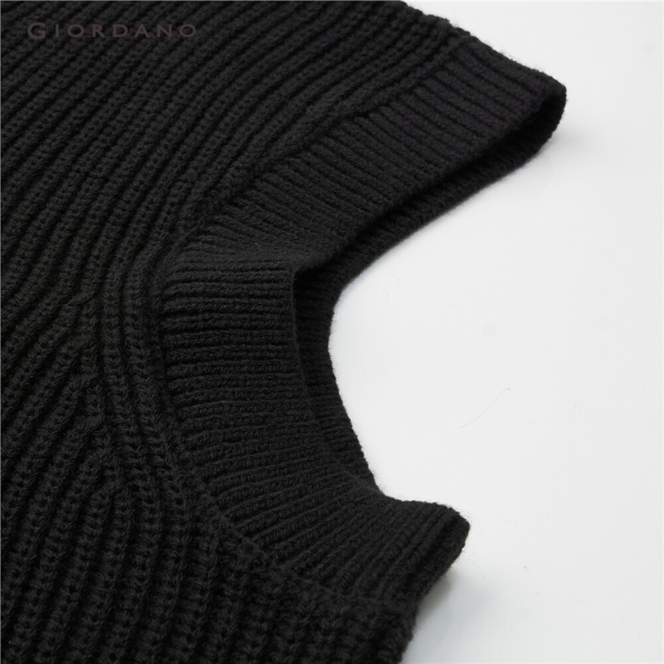 Áo ba lỗ GIORDANO 13053761 dệt kim không tay cổ V cho nam