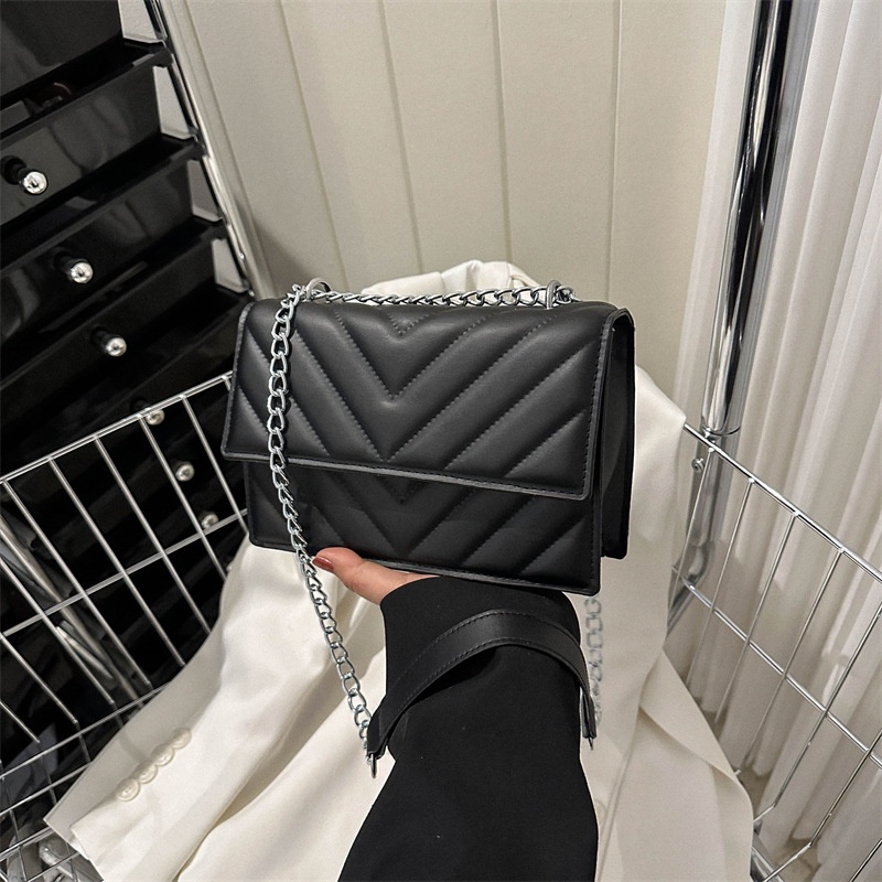 Túi Xách Đeo Vai Phối Dây Xích Thời Trang Mùa Xuân 2023 Dành Cho Nữ