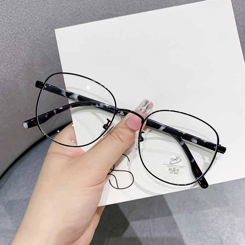 Kính Mát Gọng Vuông Chống Tia Bức Xạ Thời Trang