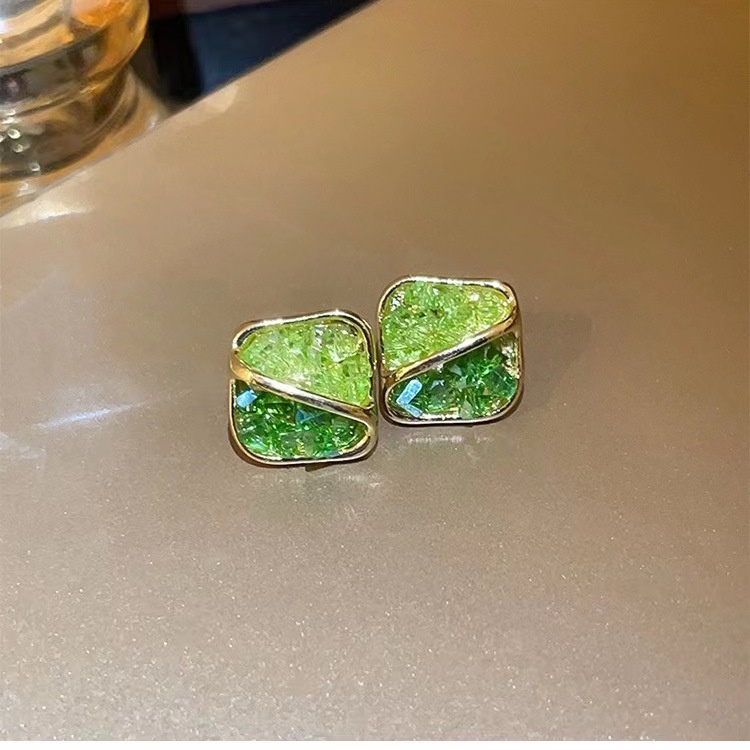 Bông Tai Đính Đá Pha Lê Màu Gradient Thời Trang Mới 2023