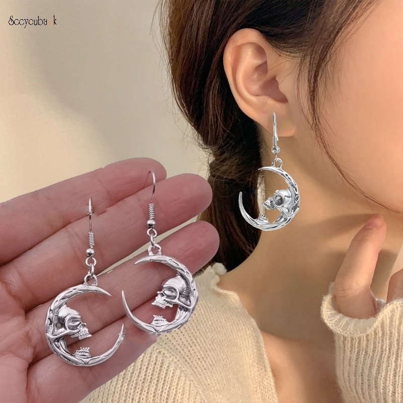 Khuyên Tai Hình Mặt Trăng Đầu Lâu Thời Trang Cá Tính Dành Cho Nữ