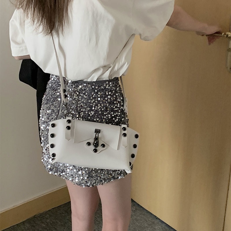 Túi Đeo Vai Đính Đinh Tán Phong Cách punk Cá Tính Chất Lượng Cao Cho Nữ