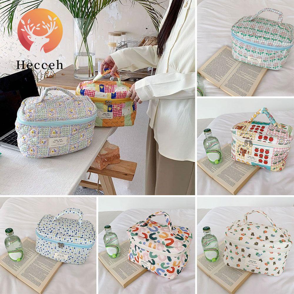 Túi Đựng Đồ Trang Điểm Họa Tiết Hoa Tiện Dụng Khi Đi Du Lịch