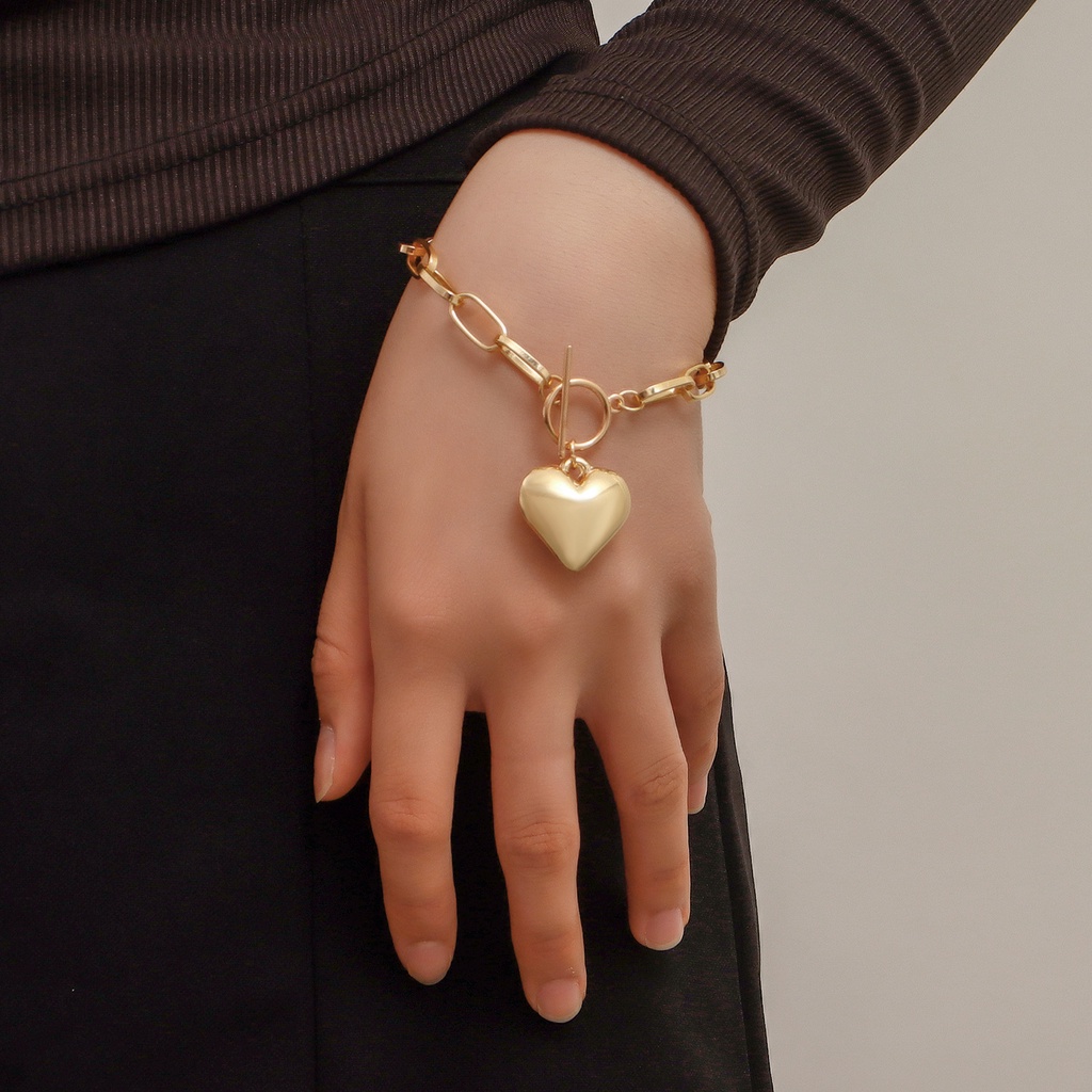 Vòng Tay Kim Loại Mặt Trái Tim Lớn Phong Cách Hip Hop Đơn Giản Dễ Phối Đồ Cho Nữ