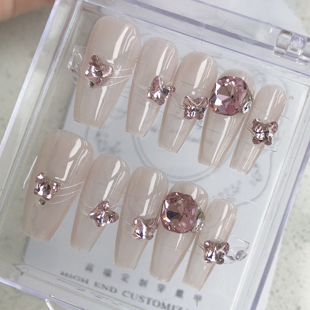 Bộ Móng Tay Giả Màu Hồng Nude Đính Kim Cương Xếp Chồng Lên Nhau