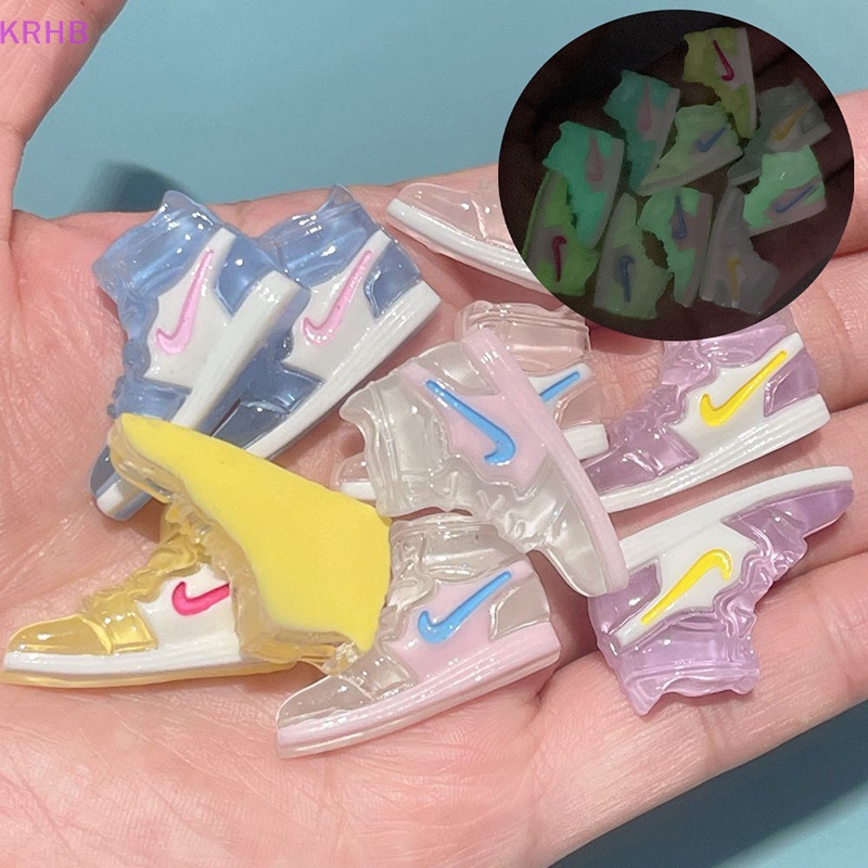 Set 10 Mặt Dây Chuyền Phát Quang Bằng Nhựa Resin Hình Hoạt Hình Trang Trí Nghệ Thuật Mới