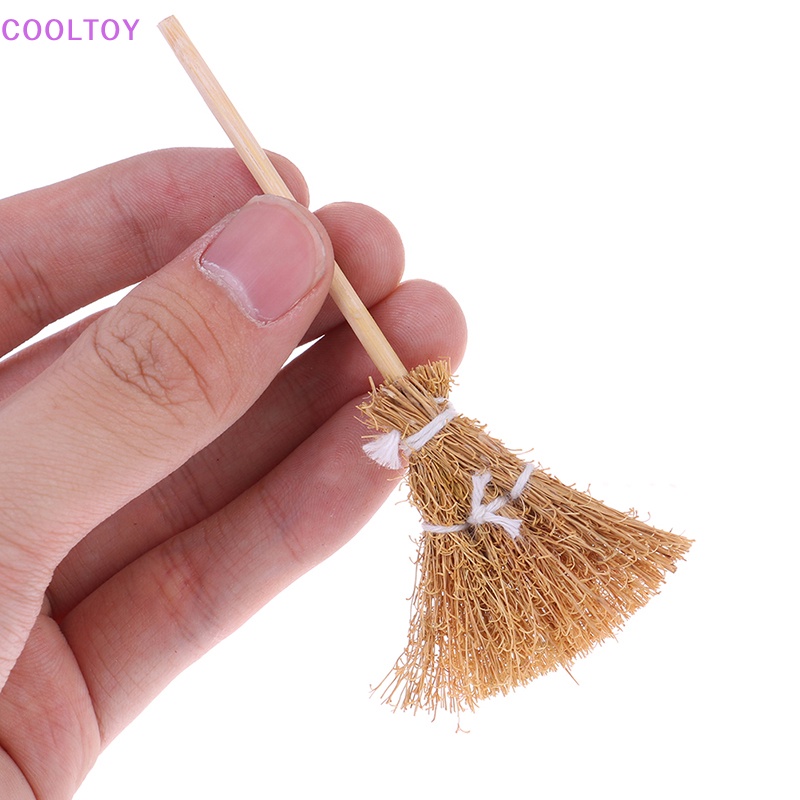 Bộ Mô Hình Chổi Và Đồ Gia Dụng Cho Nhà Búp Bê Tỷ Lệ 1 / 12