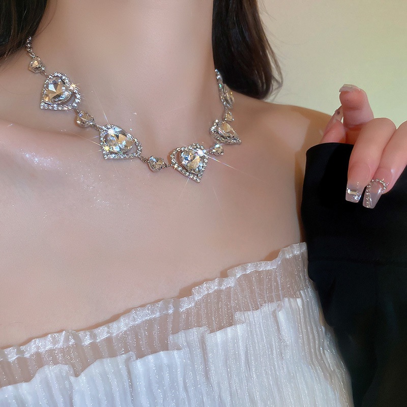 Vòng Cổ Đính Đá Hình Trái Tim Phong Cách Hàn Quốc Cho Nữ