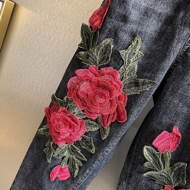 Quần Jean Nữ Lưng Thun Thêu Hoa Hồng Xinh Xắn