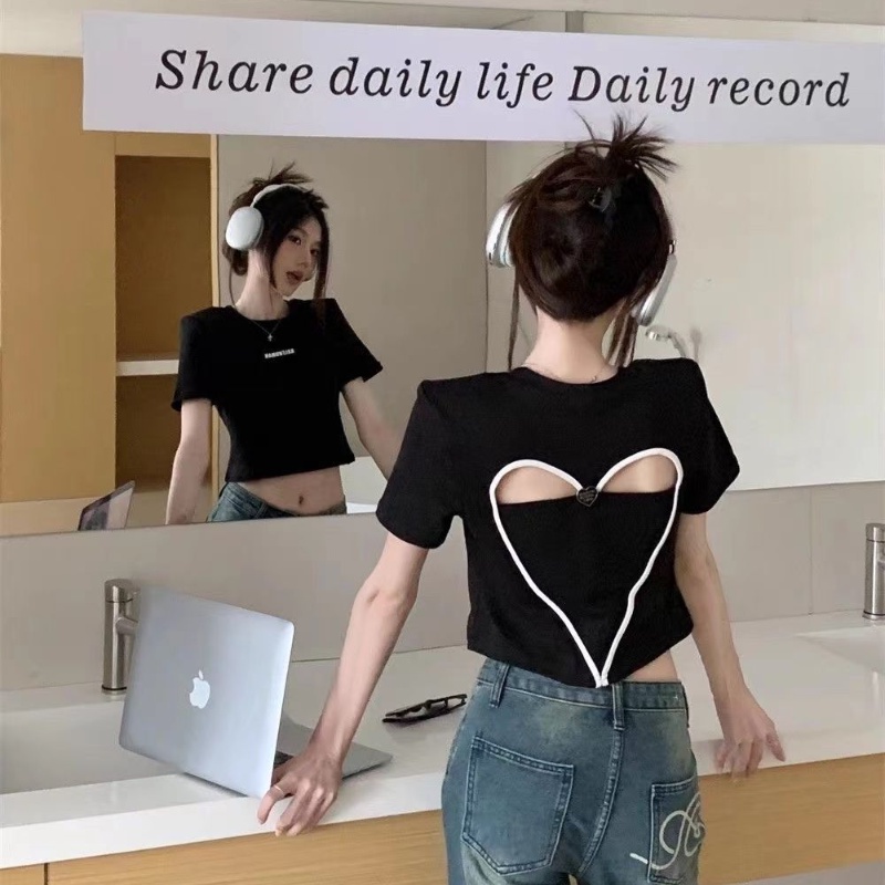 Áo Thun Ngắn Tay Cổ Tròn Khoét Trái Tim Sau Lưng Thời Trang