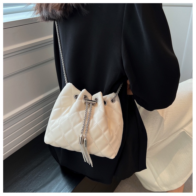 Túi Đeo Chéo Vai Có Dây Xích Phiên Bản Xương Quai Xanh Kangkang Cho Nữ