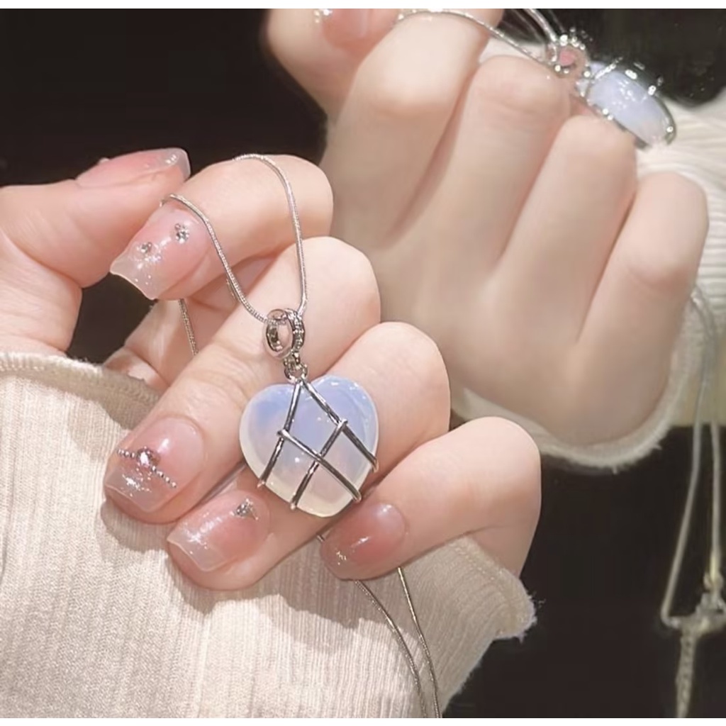 Vòng cổ Mặt Búp Bê Barbie Đính Đá Opal Hình Trái Tim Màu Hồng Xinh Xắn Cho Nữ