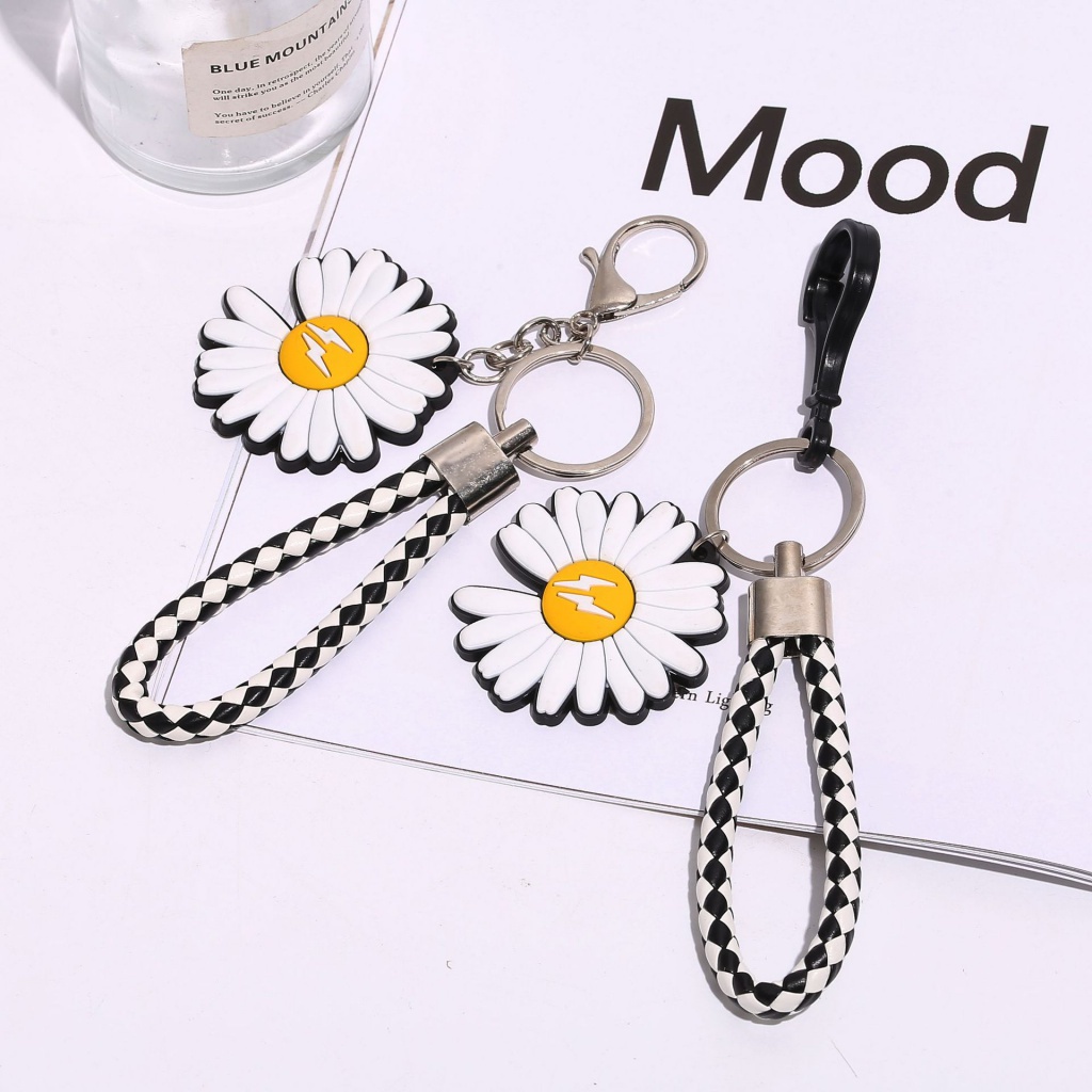 【Giá bán sỉ ₫6190】Móc Khóa Dây Thừng Nhỏ Hình Hoa Cúc Gắn Bóng Đèn / Thẻ Kiểu Hàn Quốc Sáng Tạo