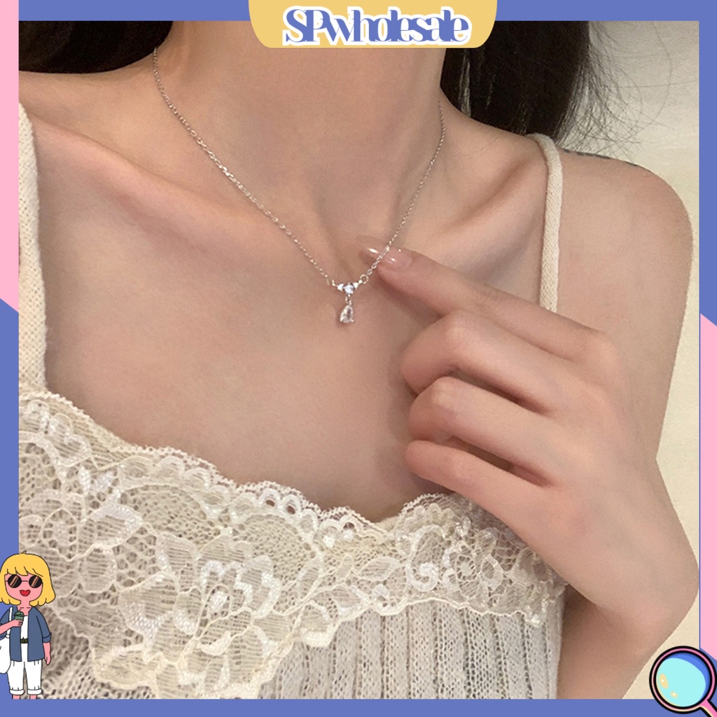 &lt;SPwholesale&gt; Vòng Cổ Choker Bằng Thép Titan Mặt Hình Bướm Đính Đá Sáng Bóng Màu Sắc Thanh Lịch Dành Cho Nữ